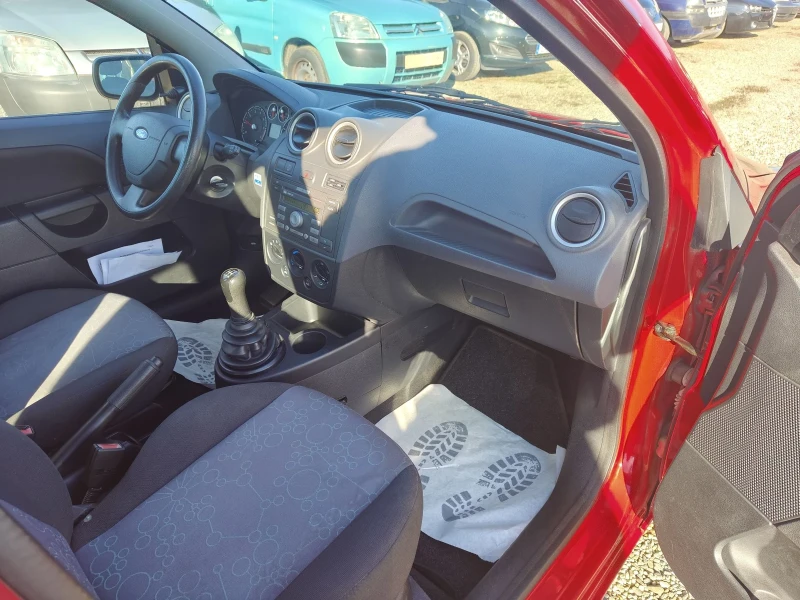 Ford Fiesta 1.4  i, снимка 13 - Автомобили и джипове - 48090180