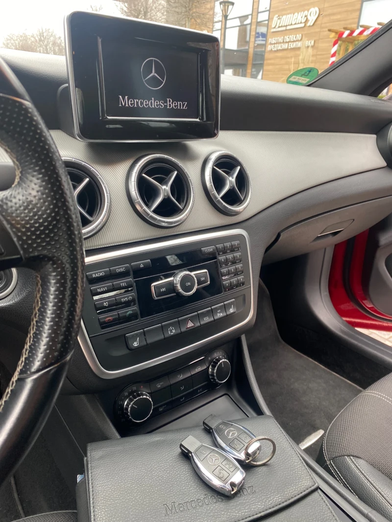 Mercedes-Benz CLA 220, снимка 3 - Автомобили и джипове - 49339900