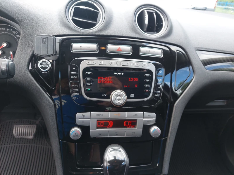 Ford Mondeo 2, 0d 140ps AUTOMATIC Ghia, снимка 11 - Автомобили и джипове - 50408145