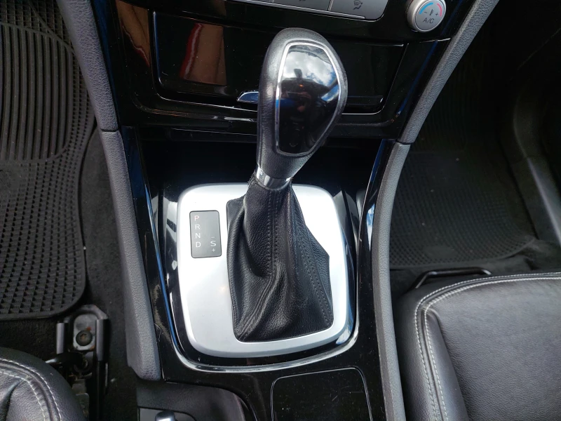 Ford Mondeo 2, 0d 140ps AUTOMATIC Ghia, снимка 12 - Автомобили и джипове - 50408145