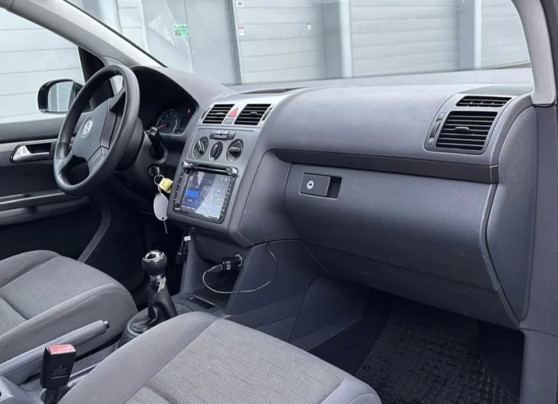 VW Touran 2.0 EcoMetan, снимка 8 - Автомобили и джипове - 50945151