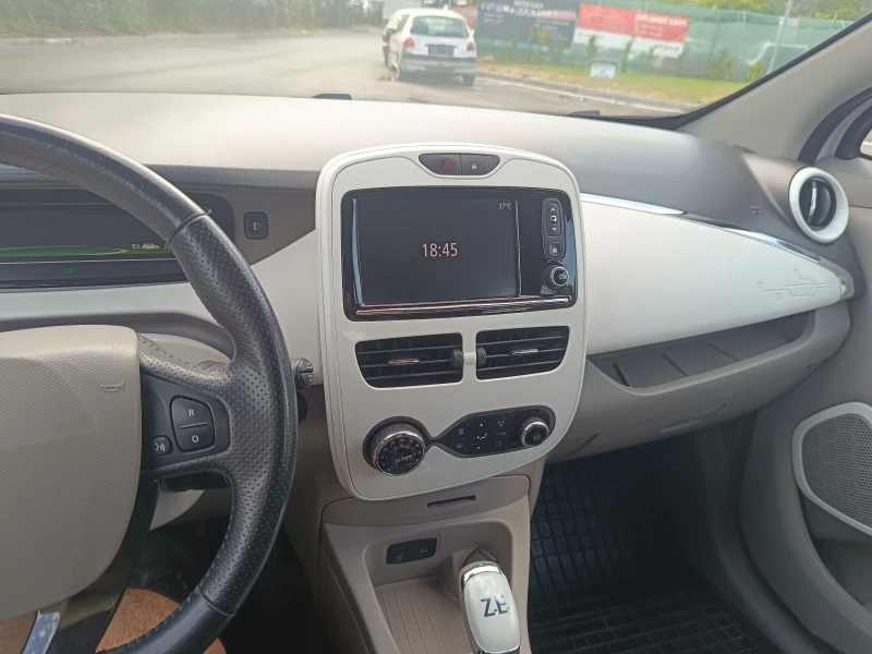 Renault Zoe, снимка 8 - Автомобили и джипове - 51124264