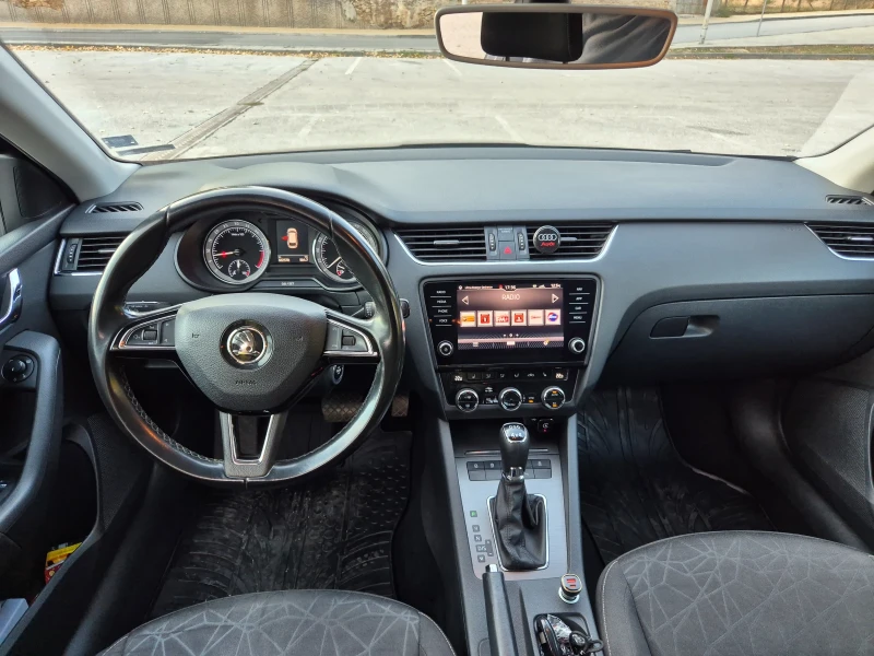 Skoda Octavia 2.0 TDI 4x4, снимка 9 - Автомобили и джипове - 51711201