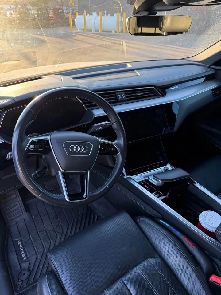 Audi E-Tron 55 quattro Technik, КРАЙНА ЦЕНА, снимка 7 - Автомобили и джипове - 56740114