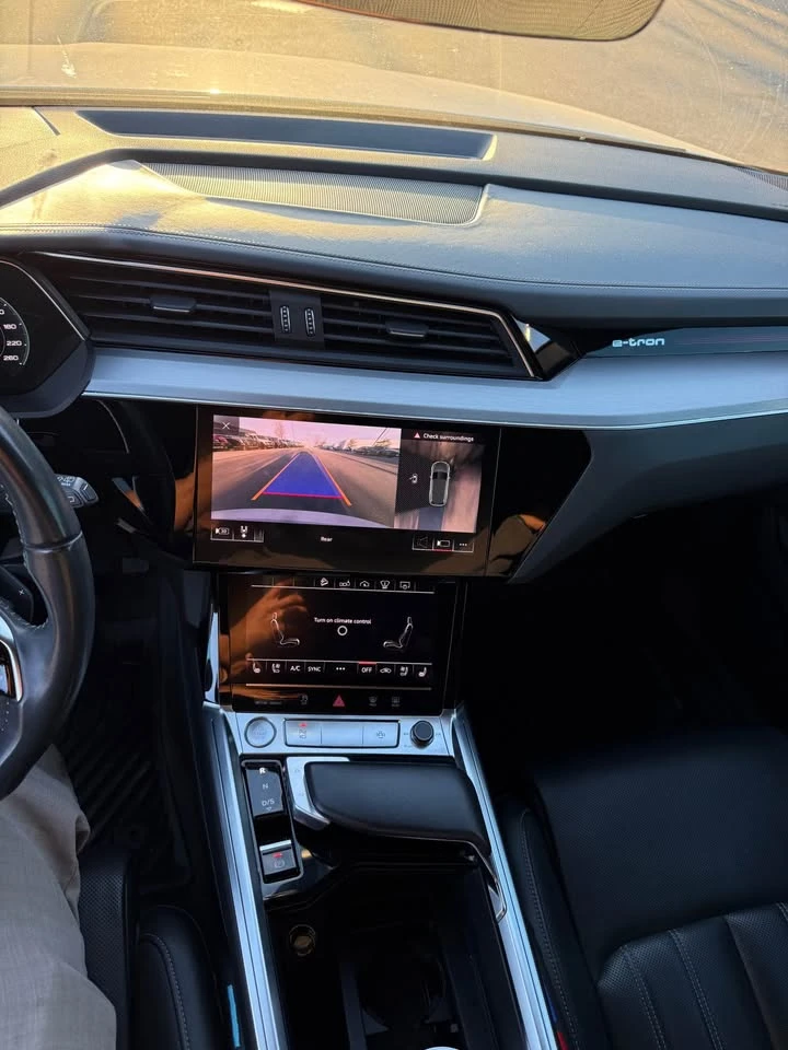 Audi E-Tron 55 quattro Technik, КРАЙНА ЦЕНА, снимка 8 - Автомобили и джипове - 56740114