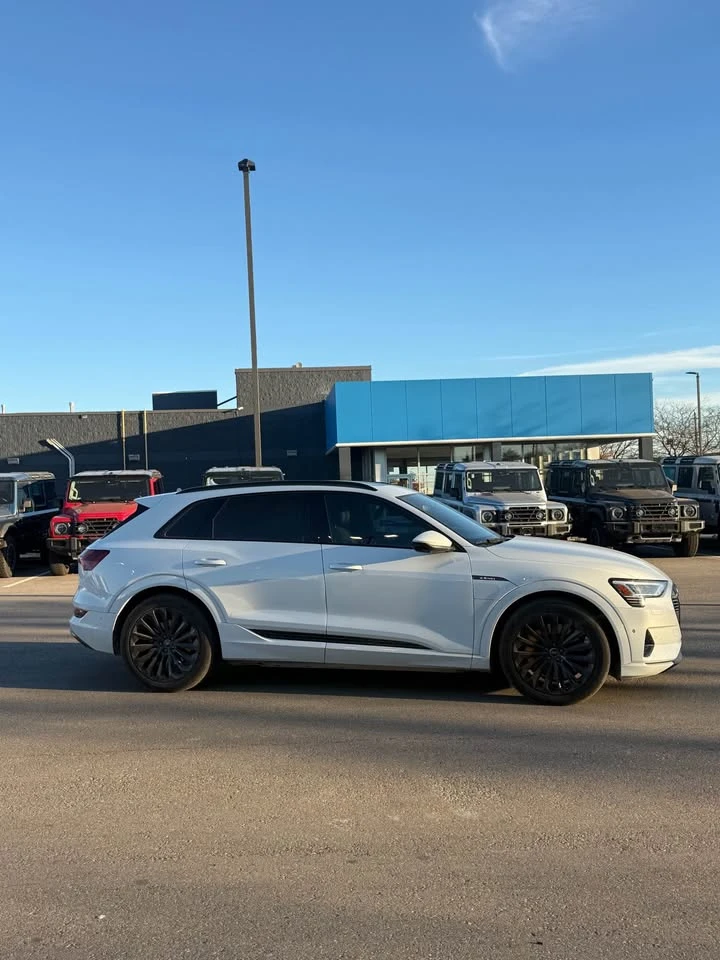 Audi E-Tron 55 quattro Technik, КРАЙНА ЦЕНА, снимка 3 - Автомобили и джипове - 56740114