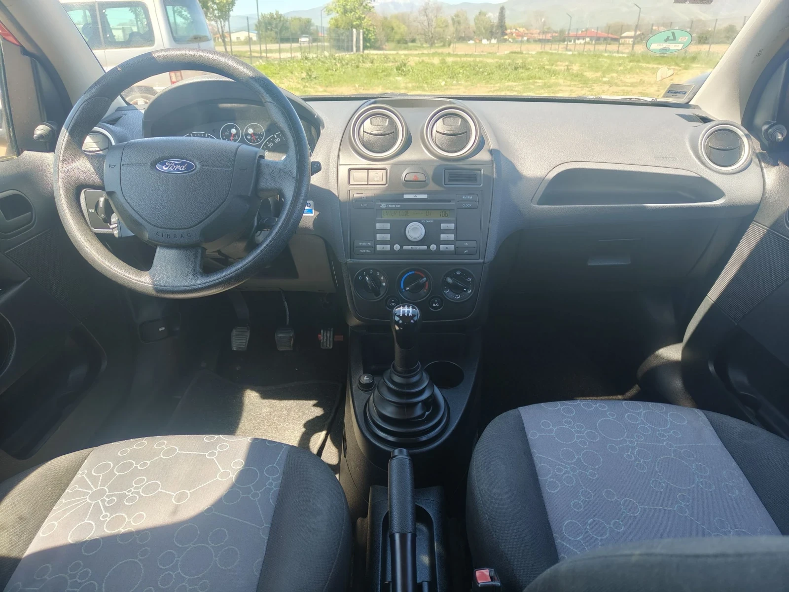 Ford Fiesta 1.4  i - изображение 9