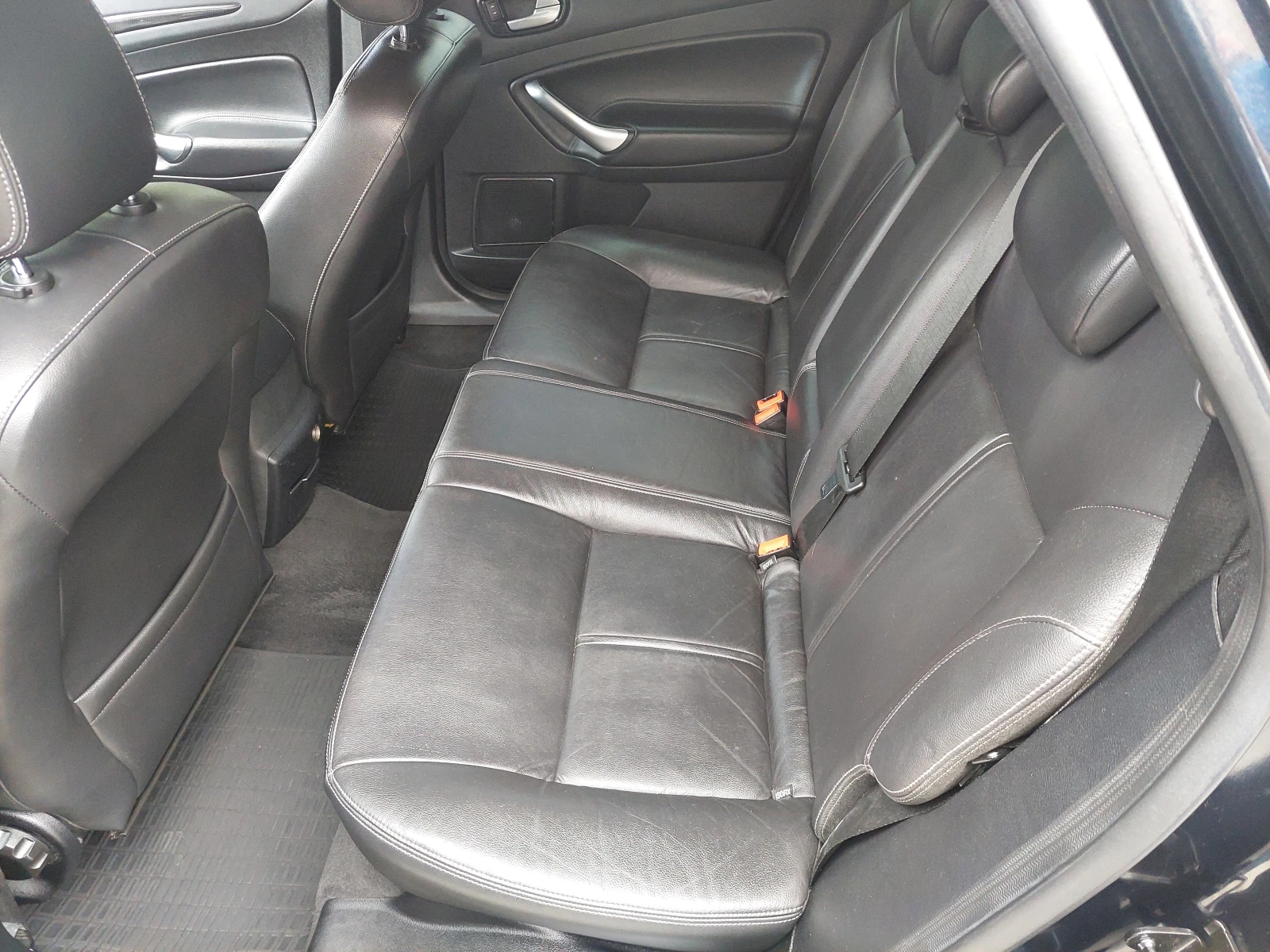 Ford Mondeo 2, 0d 140ps AUTOMATIC Ghia - изображение 8