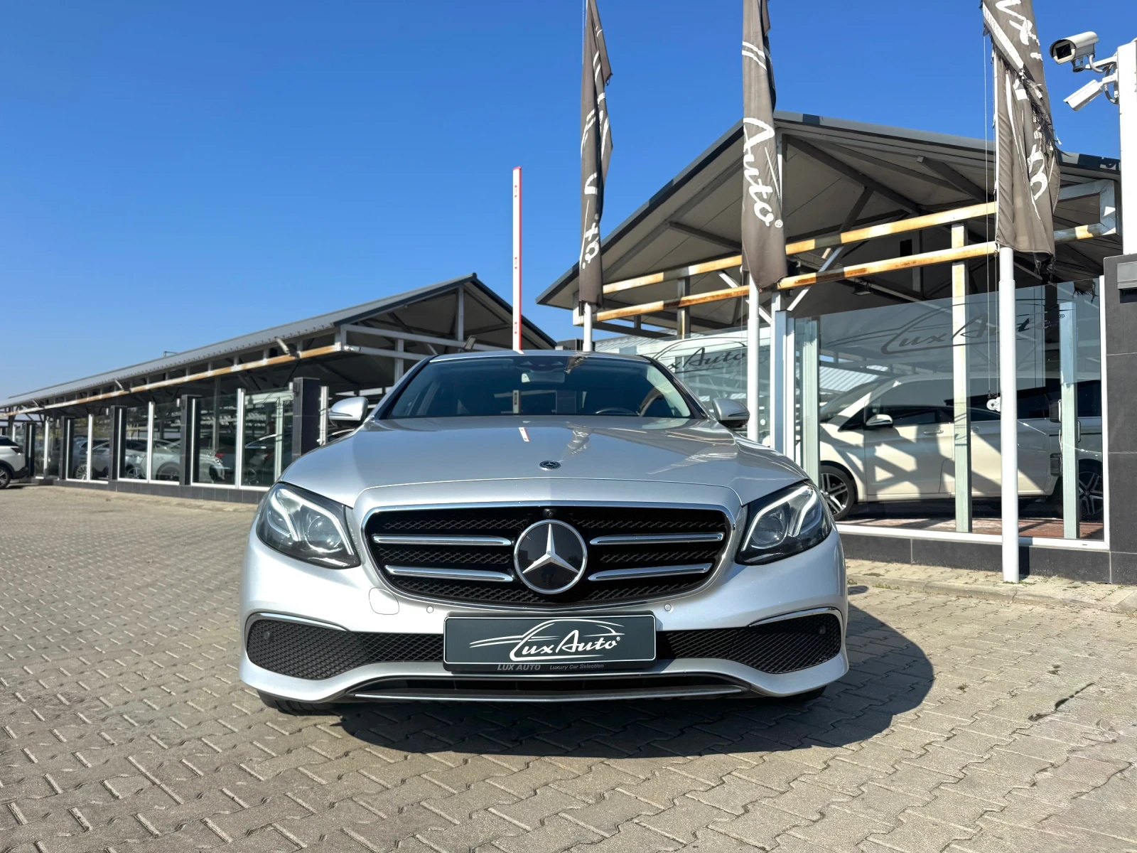 Mercedes-Benz E 220 PLUG IN HYBRID#MULTIBEAM#ОБДУХВАНЕ#DISTR#360* CAM - изображение 3