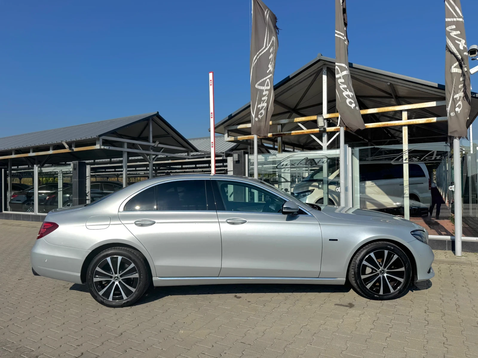 Mercedes-Benz E 220 PLUG IN HYBRID#MULTIBEAM#ОБДУХВАНЕ#DISTR#360* CAM - изображение 6