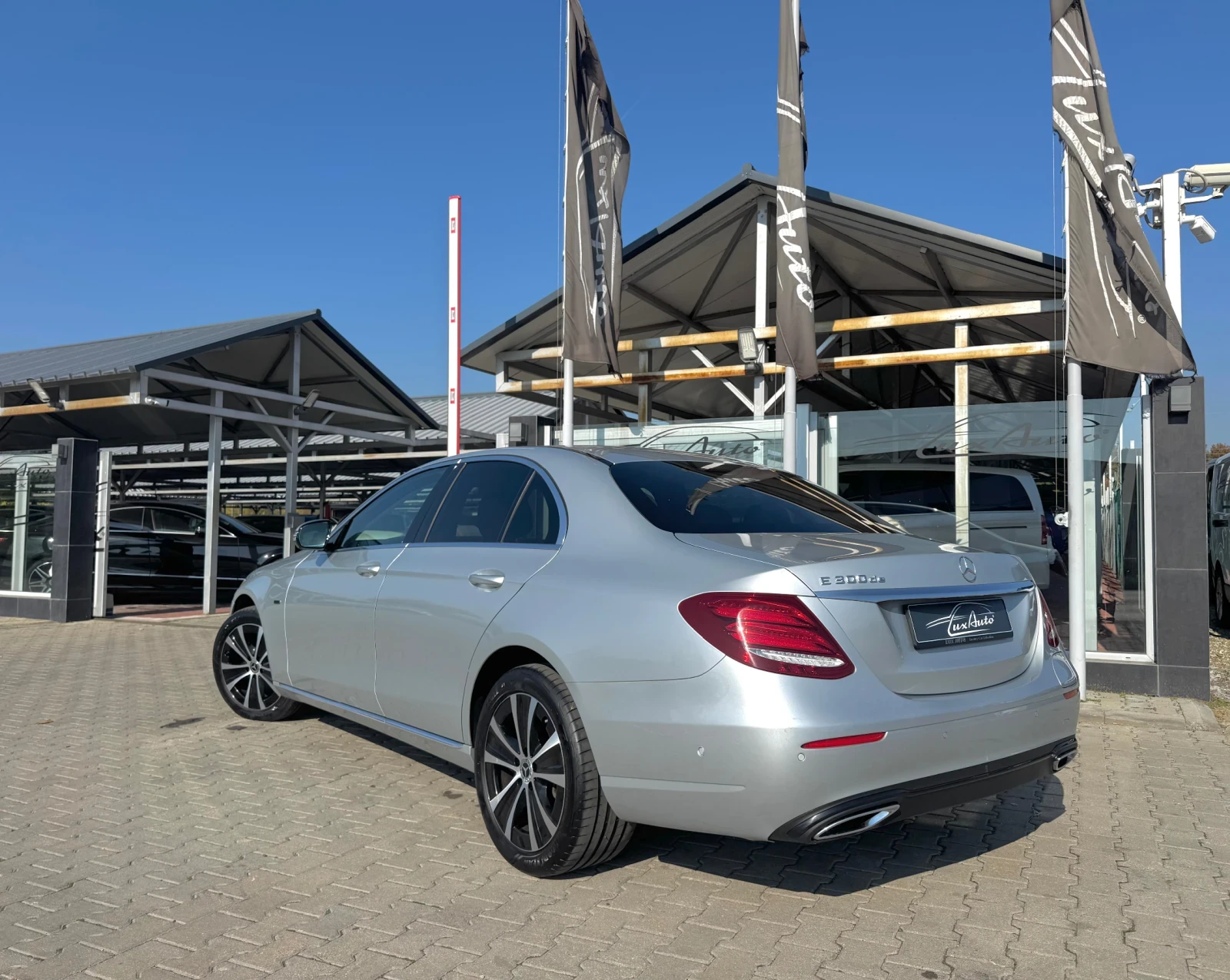 Mercedes-Benz E 220 PLUG IN HYBRID#MULTIBEAM#ОБДУХВАНЕ#DISTR#360* CAM - изображение 4