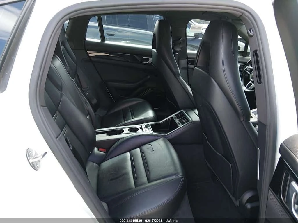 Porsche Panamera  4 / CARFAX / ФИКСИРАНА ЦЕНА ДО БЪЛГАРИЯ  - изображение 8