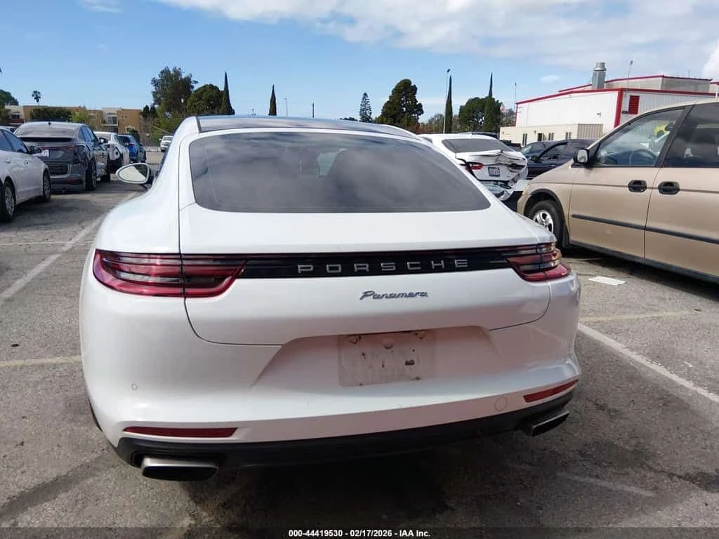 Porsche Panamera  4 / CARFAX / ФИКСИРАНА ЦЕНА ДО БЪЛГАРИЯ , снимка 16 - Автомобили и джипове - 53745374