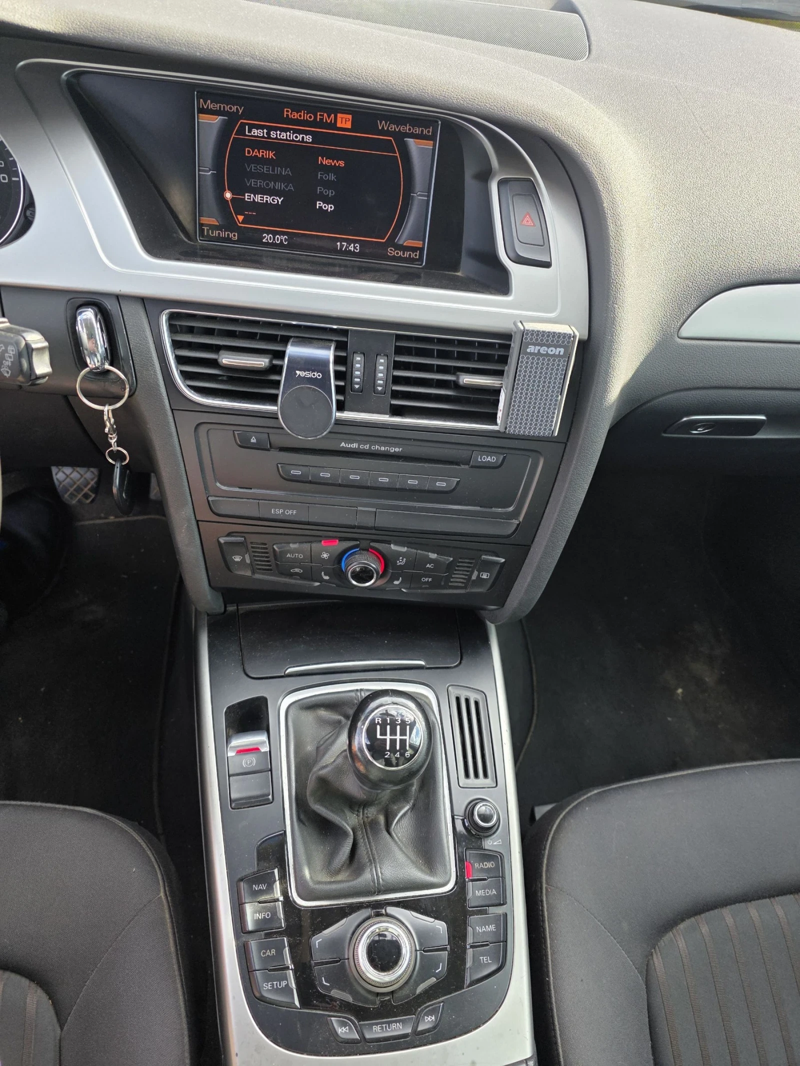 Audi A4 B8 2.0 TDI Quattro , снимка 9 - Автомобили и джипове - 55168543
