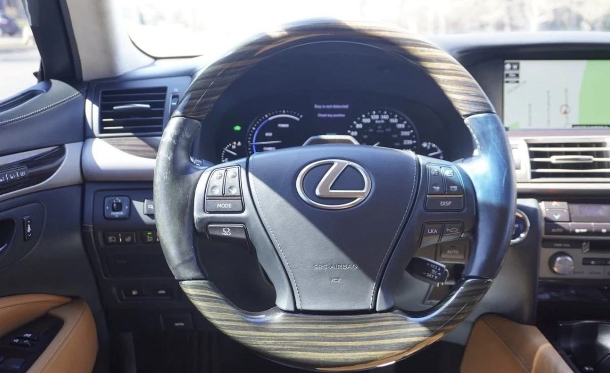 Lexus LS 600 HL * Executive * Сервизна история * 5.0 V8 Hybrid , снимка 8 - Автомобили и джипове - 54093956