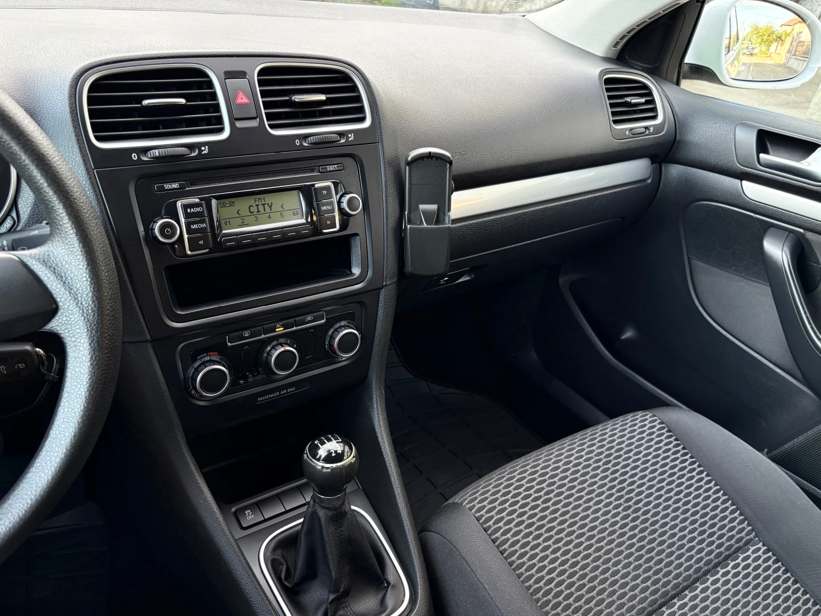 VW Golf 6 1.6TDI Обслужен# 233 000км#, снимка 10 - Автомобили и джипове - 54568202