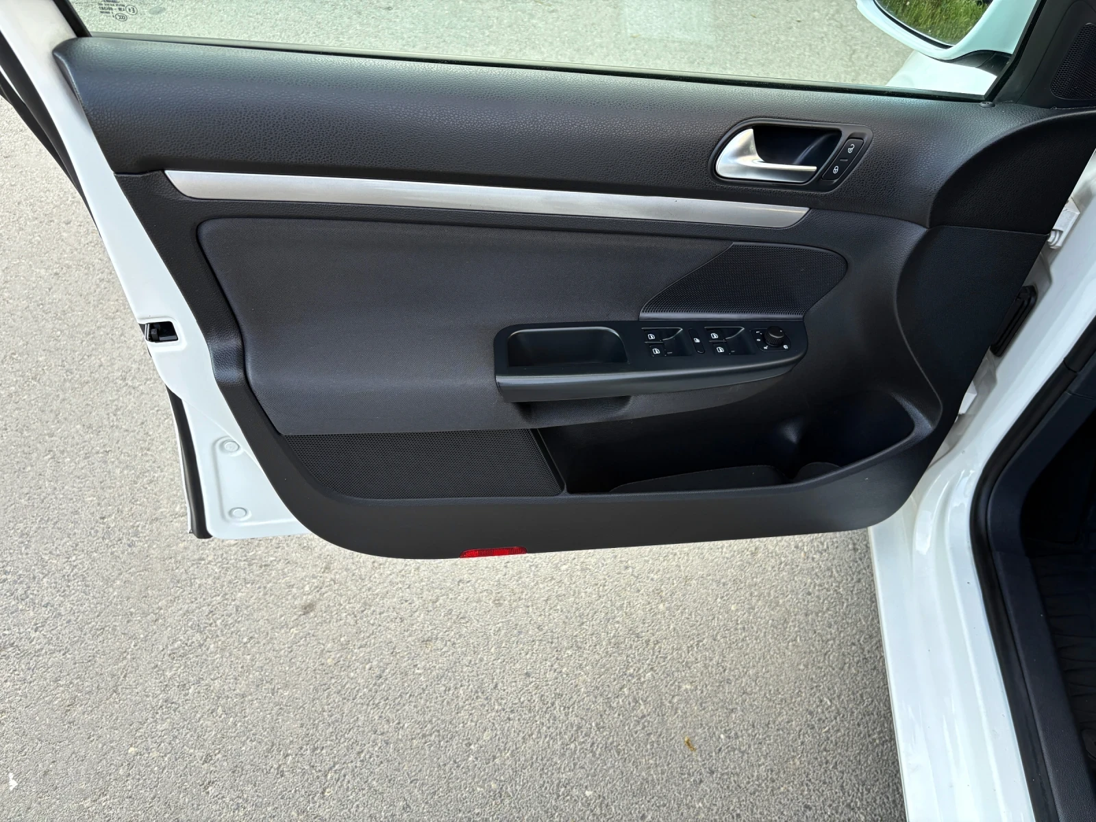 VW Golf 6 1.6TDI Обслужен# 233 000км#, снимка 6 - Автомобили и джипове - 54568202