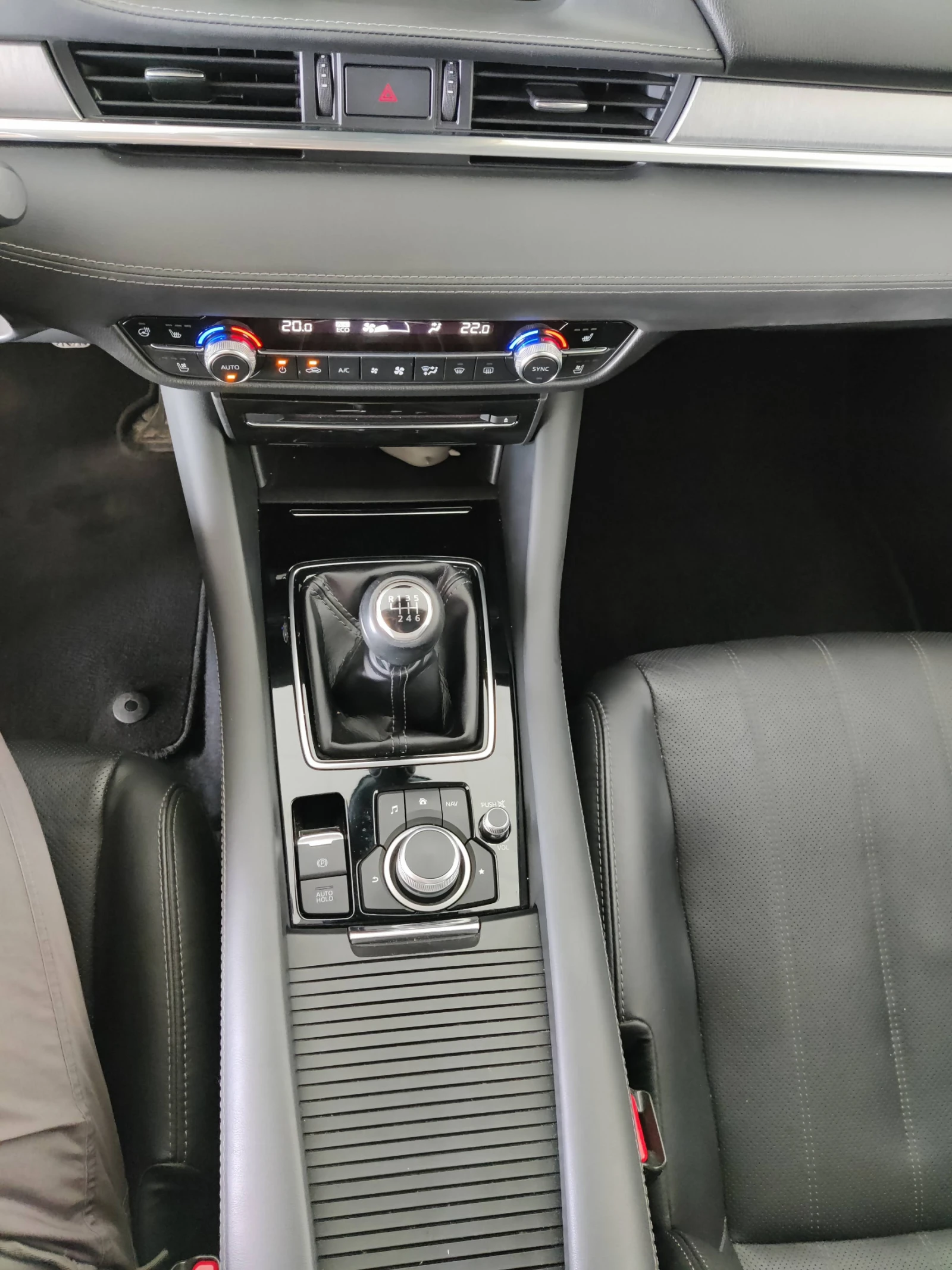 Mazda 6 2.2 CD Skyactiv-D, снимка 13 - Автомобили и джипове - 54791974