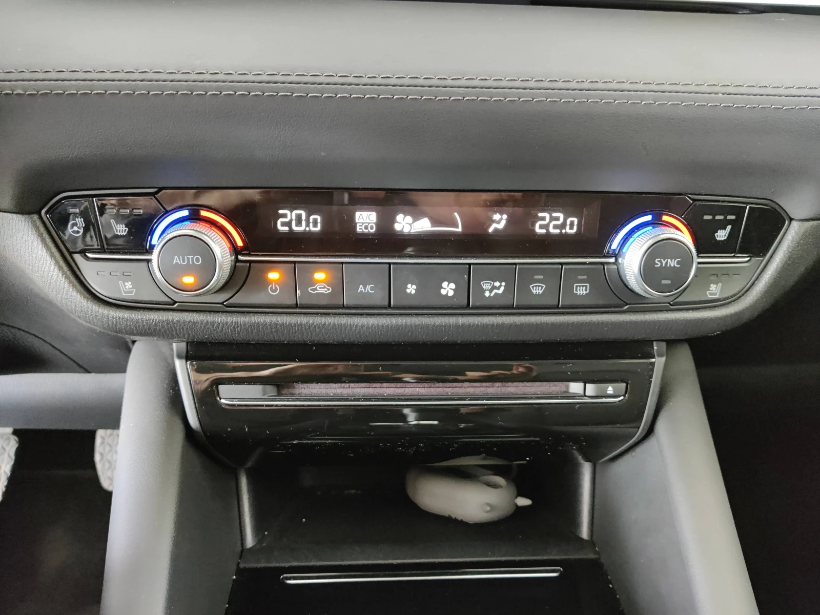 Mazda 6 2.2 CD Skyactiv-D, снимка 14 - Автомобили и джипове - 54791974