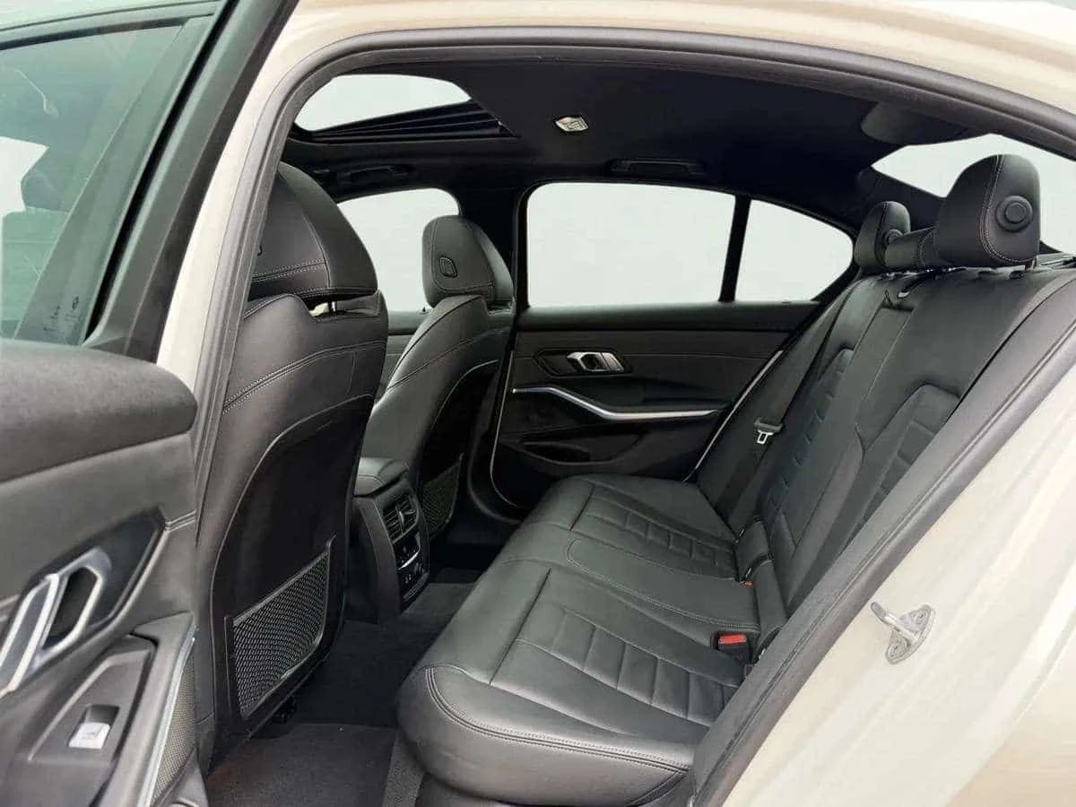 BMW 330 330i xDrive M Sport Navi HighlyOptioned  CARFAX | Mobile.bg � ����������� 9