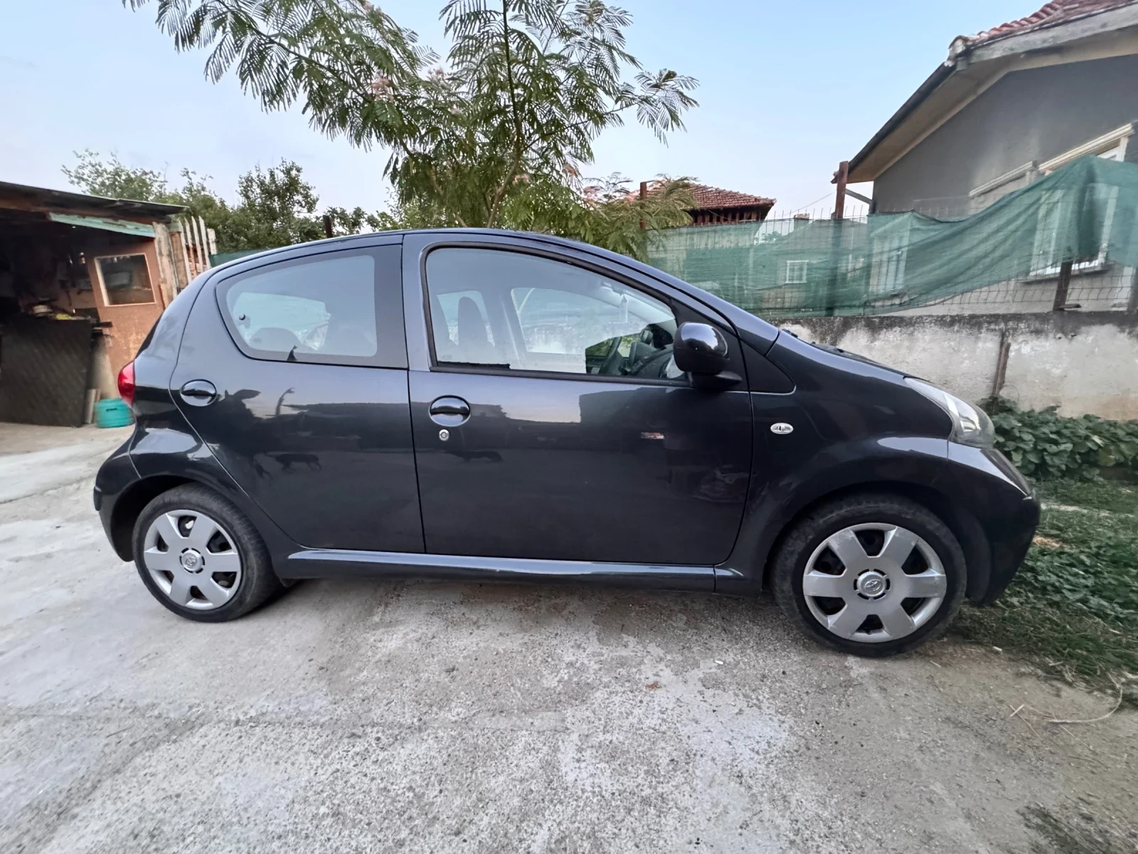 Toyota Aygo, снимка 2 - Автомобили и джипове - 55590025