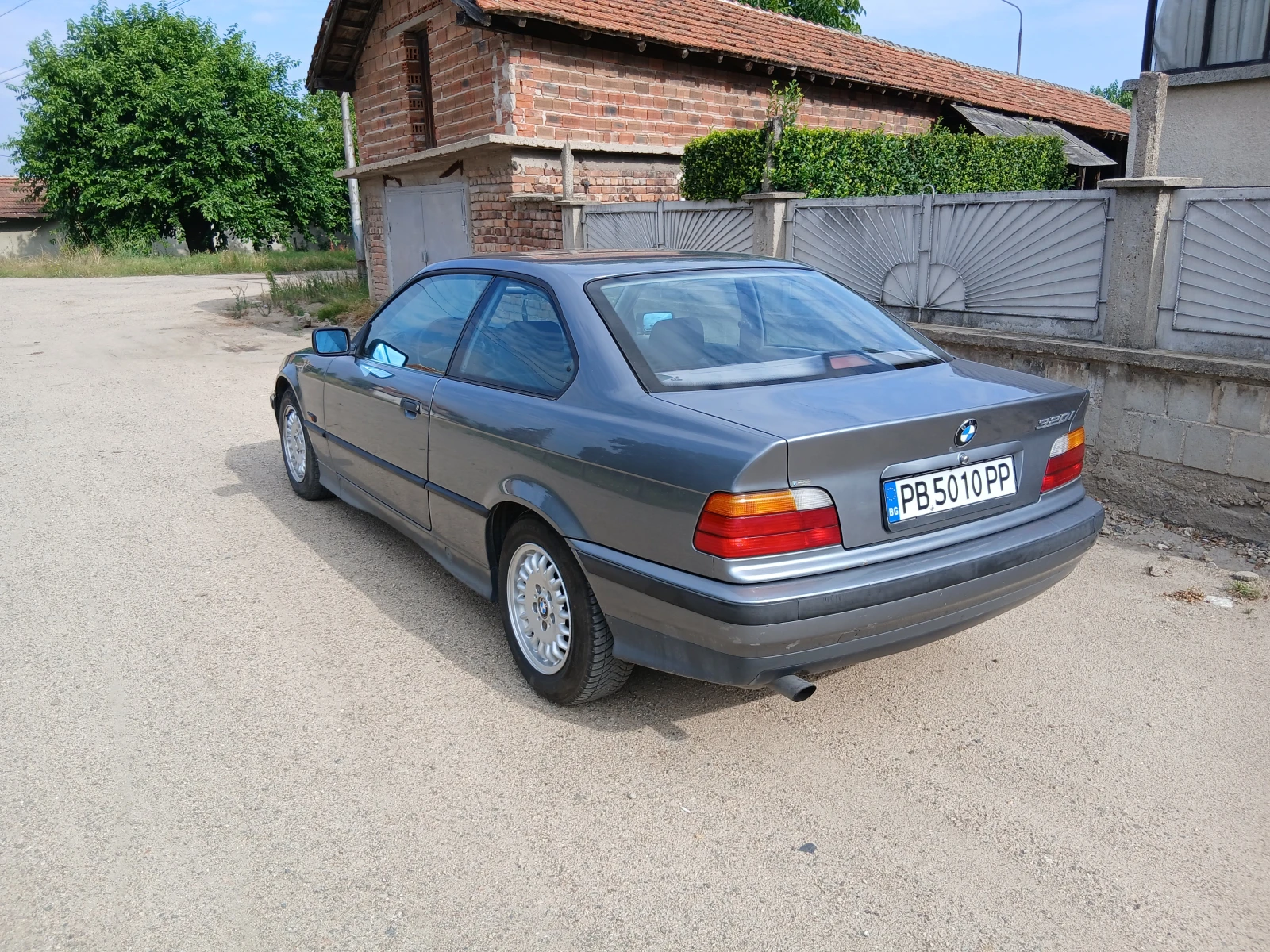 BMW 320, снимка 2 - Автомобили и джипове - 55644522