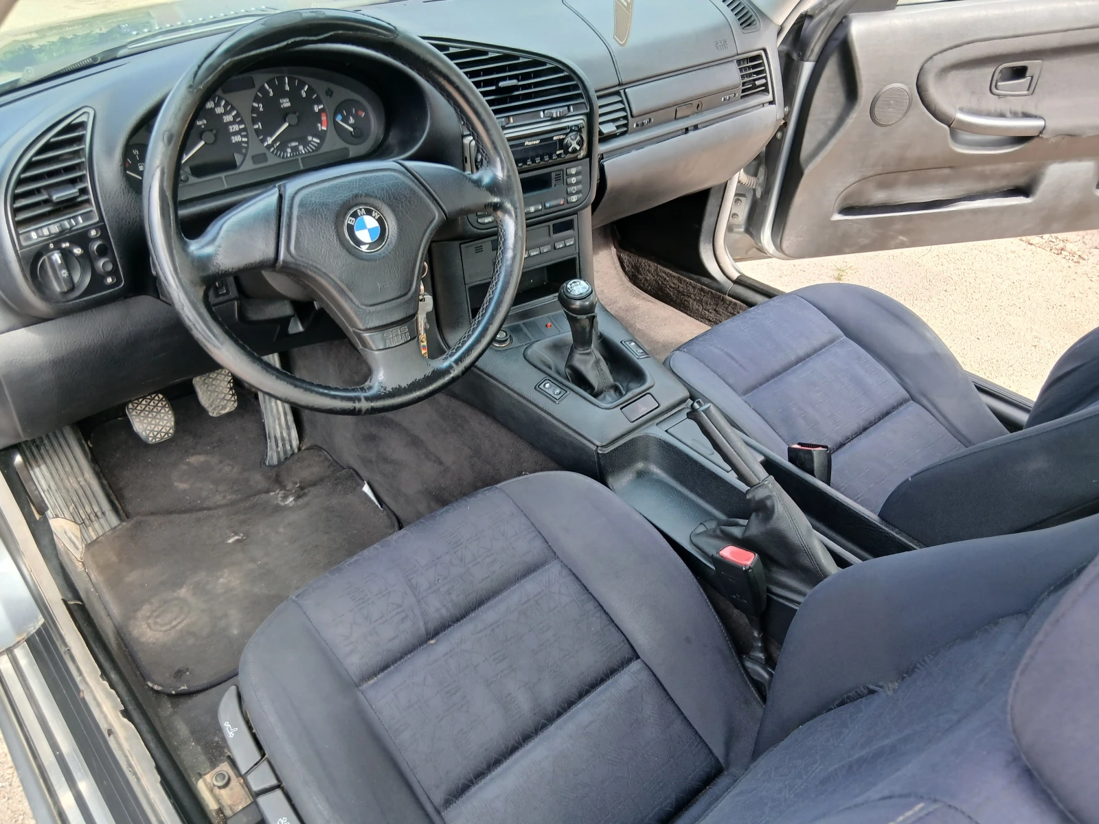 BMW 320, снимка 6 - Автомобили и джипове - 55644522