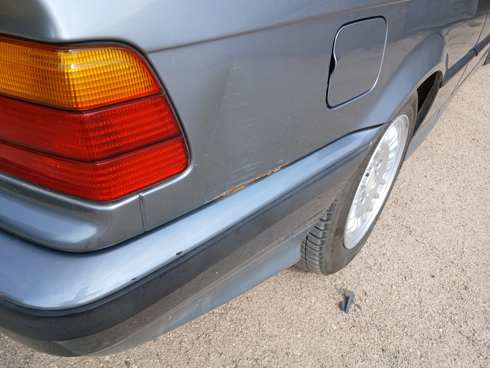 BMW 320, снимка 17 - Автомобили и джипове - 55644522