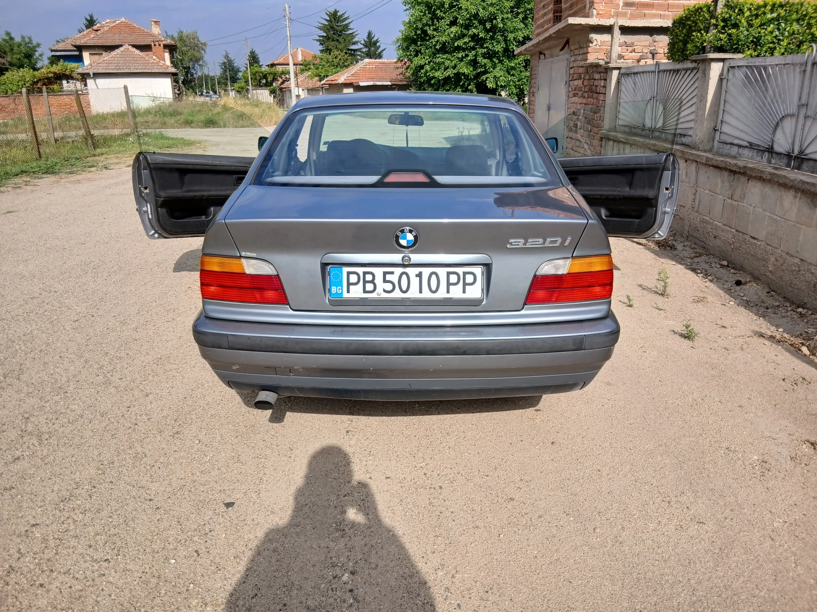 BMW 320, снимка 4 - Автомобили и джипове - 55644522
