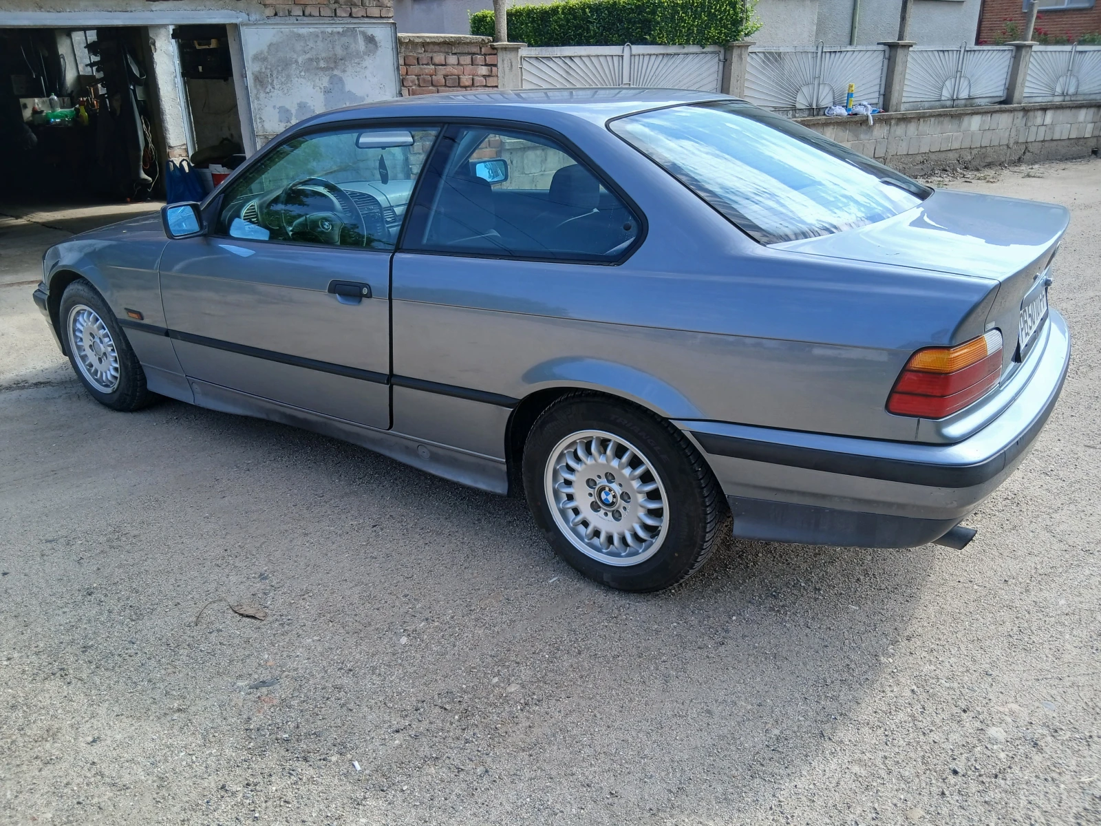 BMW 320, снимка 11 - Автомобили и джипове - 55644522