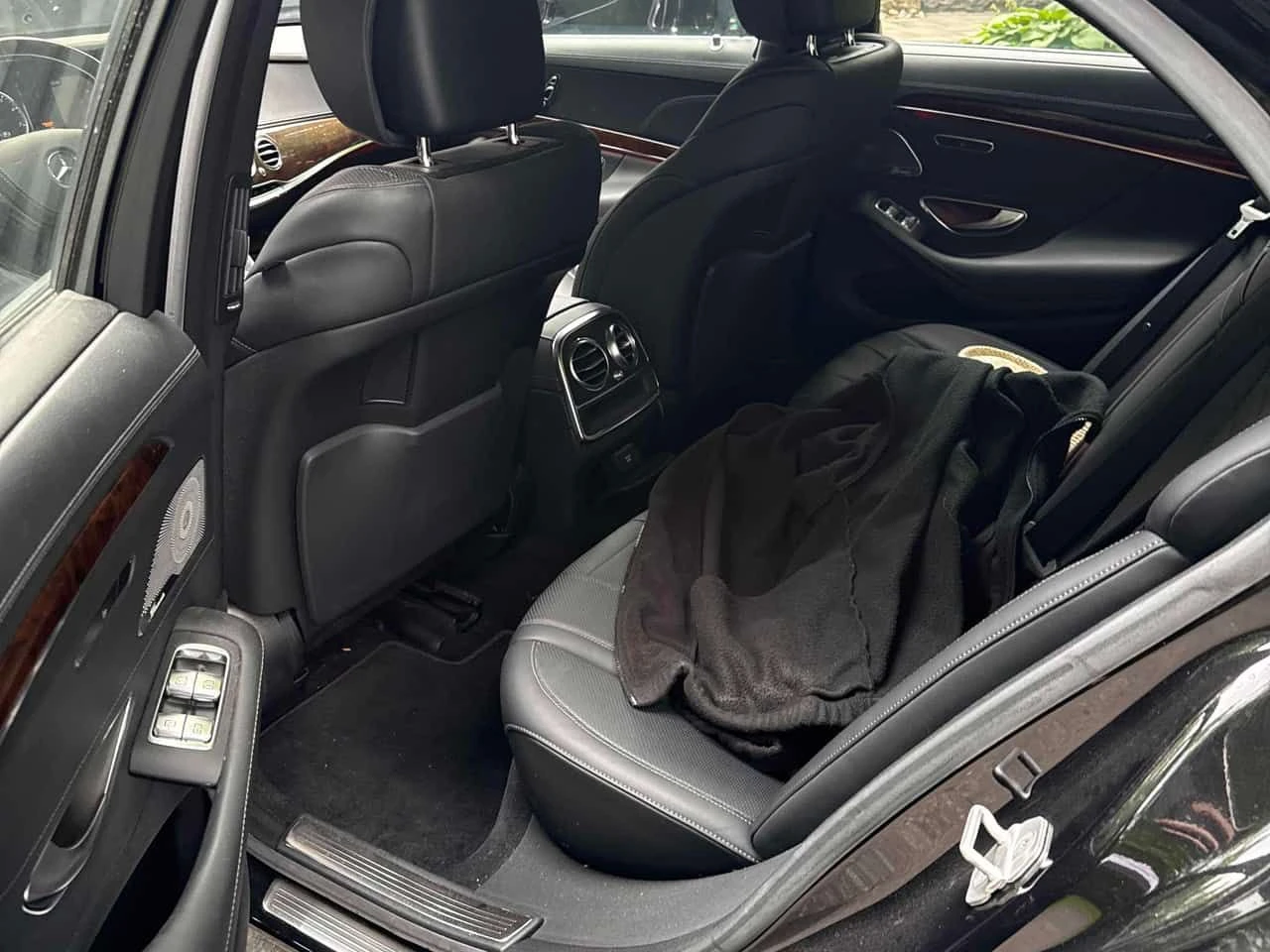 Mercedes-Benz S 550 4MATIC | CARFAX | БЕЗ ИНЦИДЕНТИ | ДВА КЛЮЧА, снимка 11 - Автомобили и джипове - 55649207
