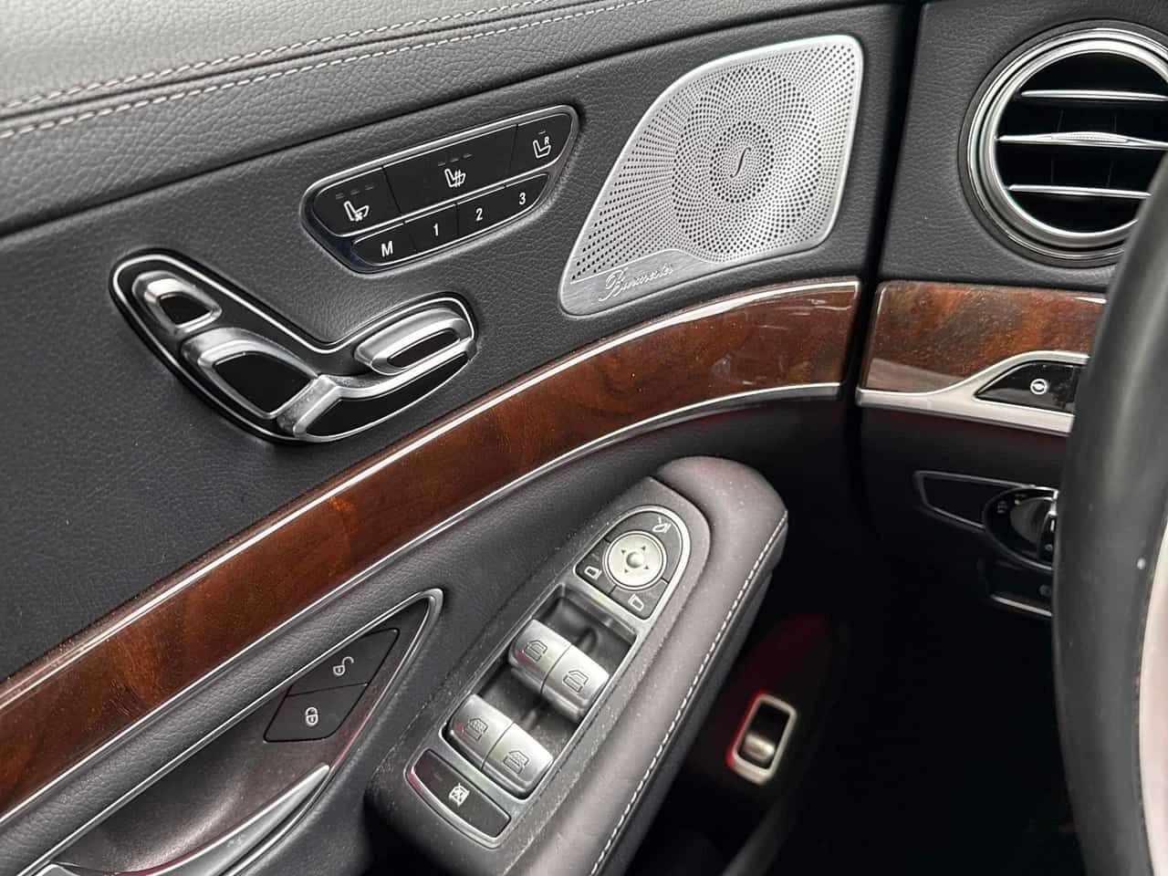 Mercedes-Benz S 550 4MATIC | CARFAX | БЕЗ ИНЦИДЕНТИ | ДВА КЛЮЧА, снимка 12 - Автомобили и джипове - 55649207