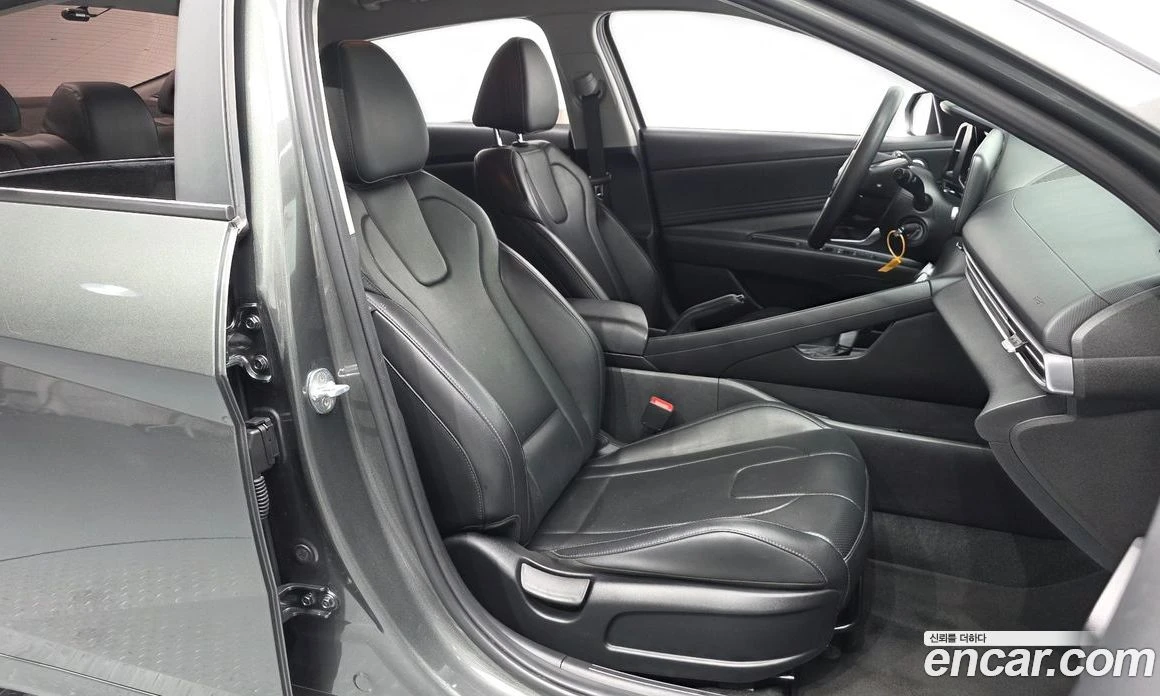Hyundai Elantra 1.6 LPi Smart, снимка 15 - Автомобили и джипове - 55940433
