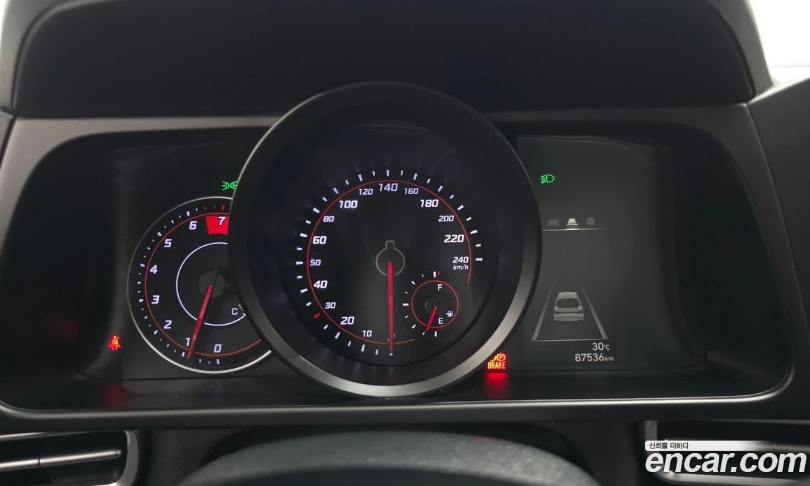 Hyundai Elantra 1.6 LPi Smart, снимка 9 - Автомобили и джипове - 55940433