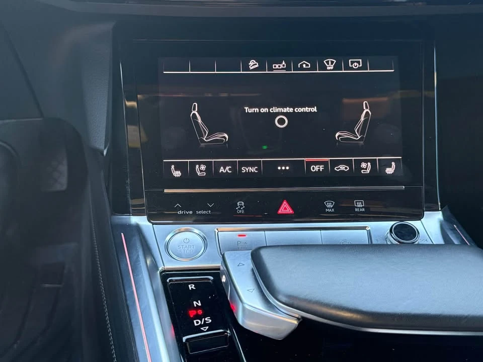 Audi E-Tron 55 quattro Technik, КРАЙНА ЦЕНА, снимка 10 - Автомобили и джипове - 56740114