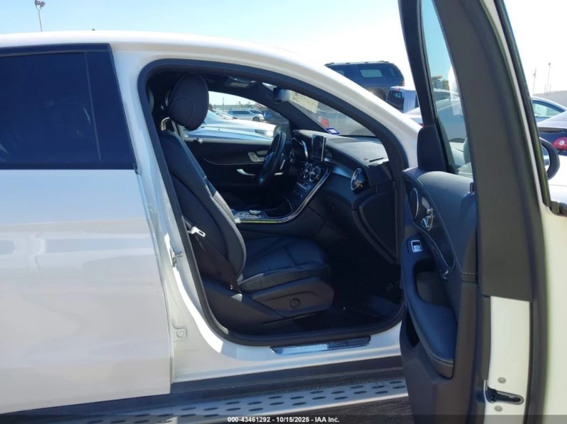 Mercedes-Benz GLC 300 * 4MATIC * COUPE* CARFAX * КРАЙНА ЦЕНА ДО БГ* КЛИП, снимка 5 - Автомобили и джипове - 52626869