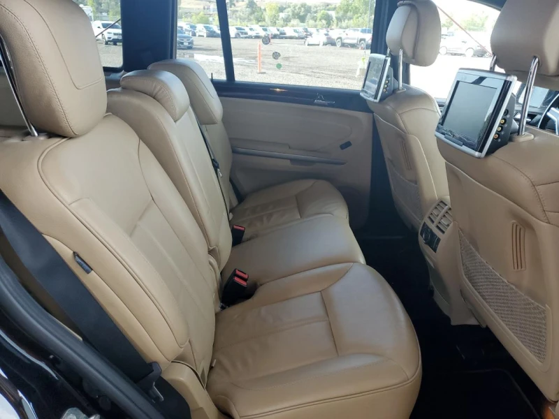 Mercedes-Benz GL 550 5.5l 4Matic, снимка 11 - Автомобили и джипове - 53252730