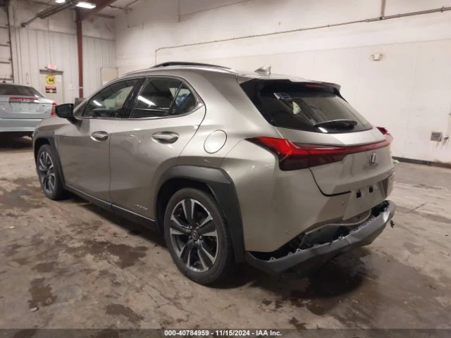 Lexus UX 250h, снимка 6 - Автомобили и джипове - 48208241