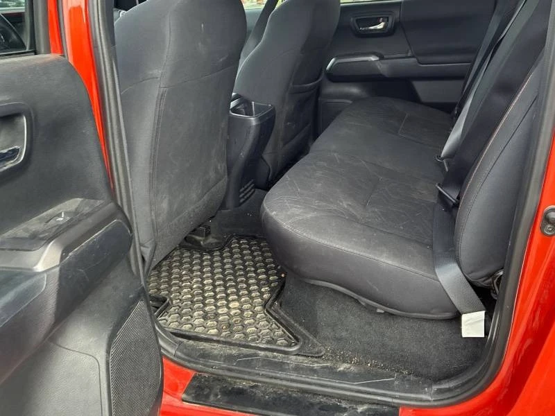 Toyota Tacoma * 4WD * V6 * ПРЕДСТАВИТЕЛСТВО ТОЙОТА, снимка 14 - Автомобили и джипове - 55951275