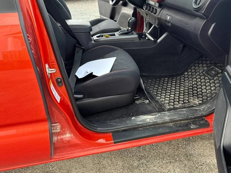Toyota Tacoma * 4WD * V6 * ПРЕДСТАВИТЕЛСТВО ТОЙОТА, снимка 16 - Автомобили и джипове - 55951275