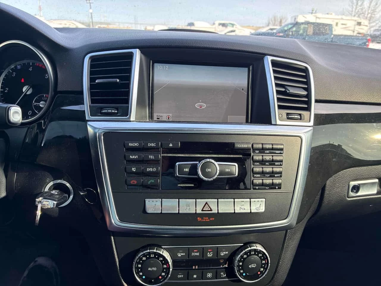 Mercedes-Benz ML 350 4MATIC * 360 KAMEРА* ПОДГРЕВИ* ПАНОРАМА* , снимка 9 - Автомобили и джипове - 53990901