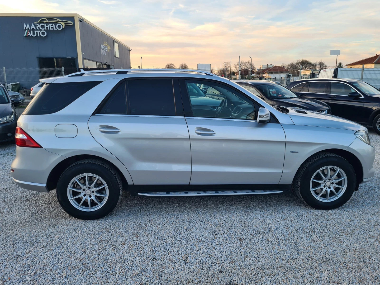 Mercedes-Benz ML 350 Bluetec 4 matic/ euro 6 / теглич , снимка 4 - Автомобили и джипове - 54113339