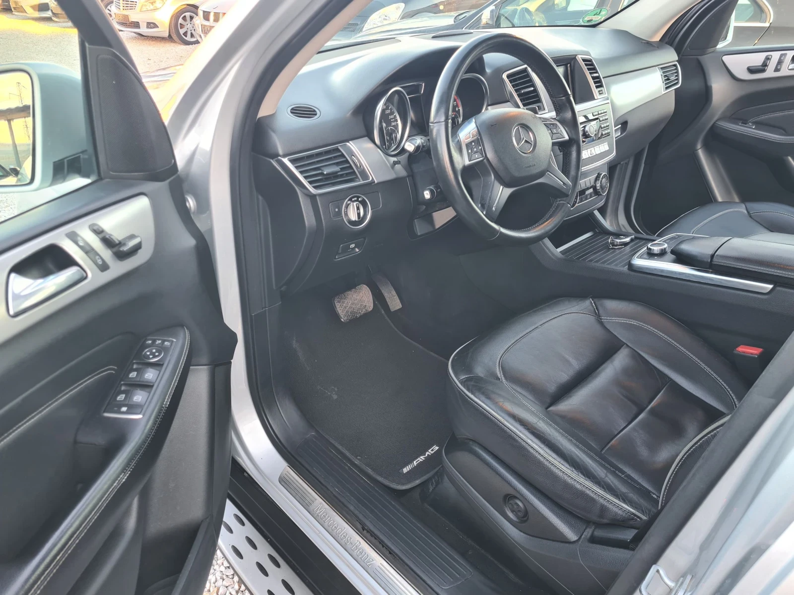 Mercedes-Benz ML 350 Bluetec 4 matic/ euro 6 / теглич , снимка 9 - Автомобили и джипове - 54113339