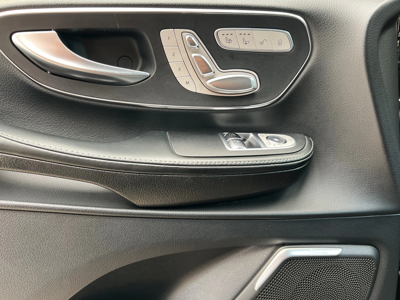 Mercedes-Benz V 250 d/AMG/4MATIC/EXTRA LONG/BURMESTER/360/LED/8-МЕСТЕН - изображение 7