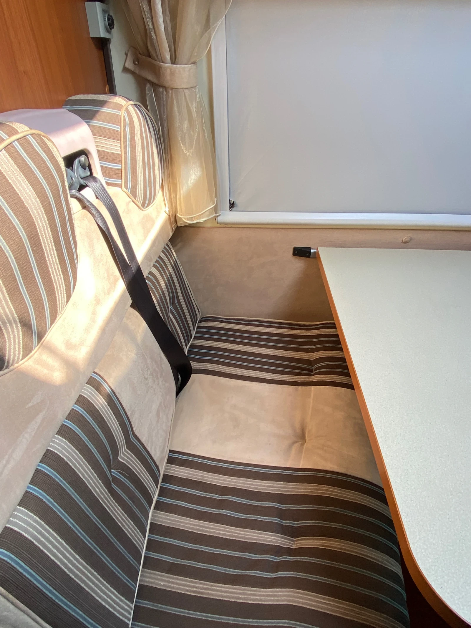 Кемпер McLouis 0887406748, снимка 12 - Каравани и кемпери - 53757155