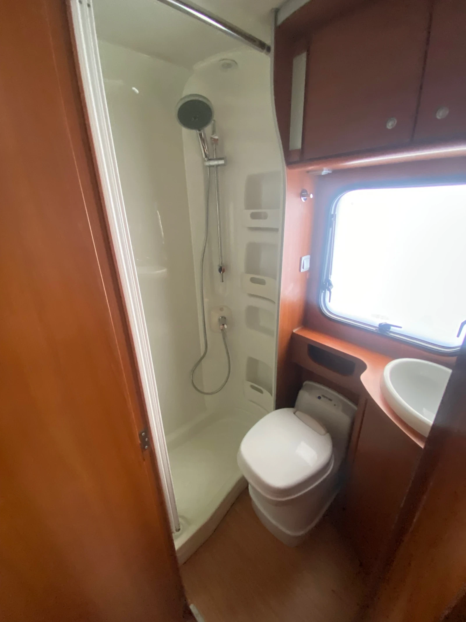 Кемпер McLouis 0887406748, снимка 5 - Каравани и кемпери - 53757155