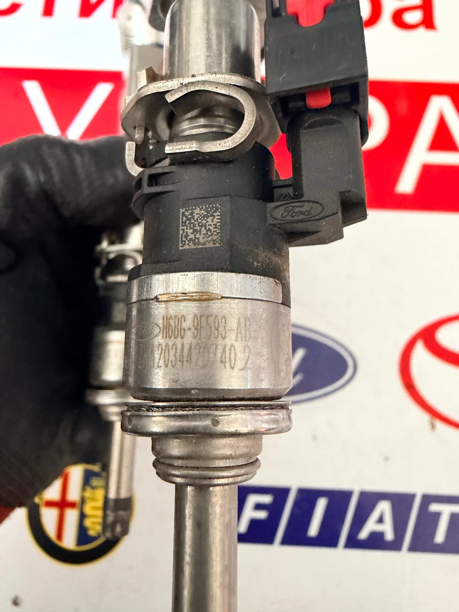 H6BG-9F593-AB Дюза   FORD PUMA 2022 1.0 EcoBoost H6BG-9F593-AB, снимка 2 - Части - 54180014