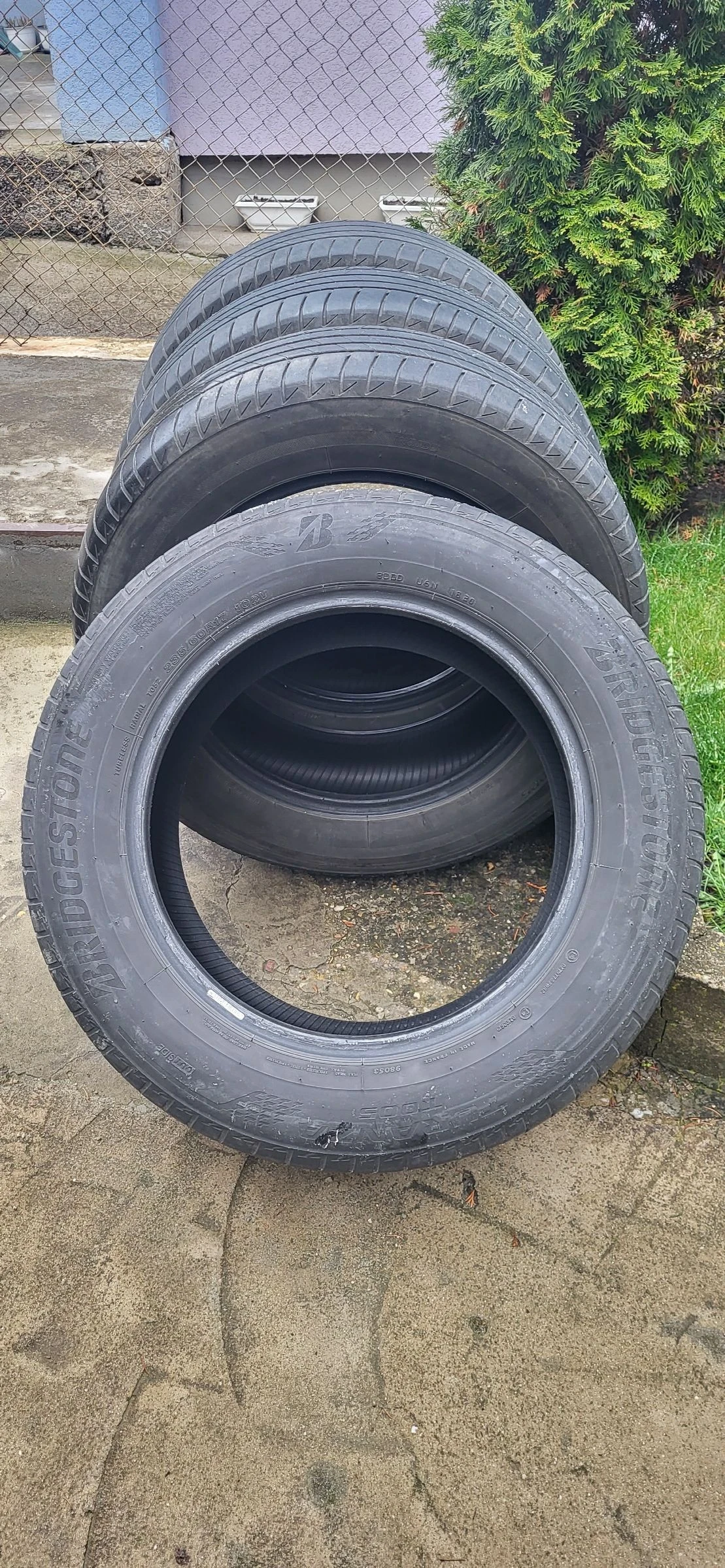 Гуми Летни 235/60R17, снимка 3 - Гуми и джанти - 54006870