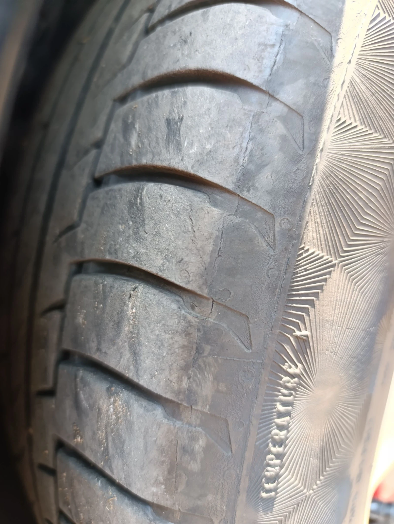 Гуми Летни 225/55R19, снимка 4 - Гуми и джанти - 55432659