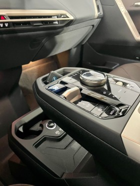 BMW iX xDrive40, снимка 17 - Автомобили и джипове - 44174389